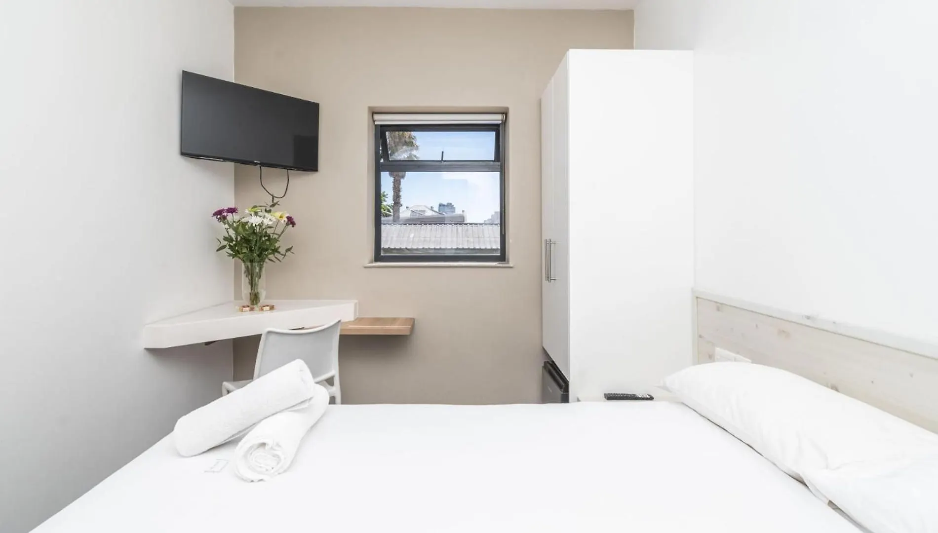 Metropole Shared Space With Private Room Le Cap 0*,