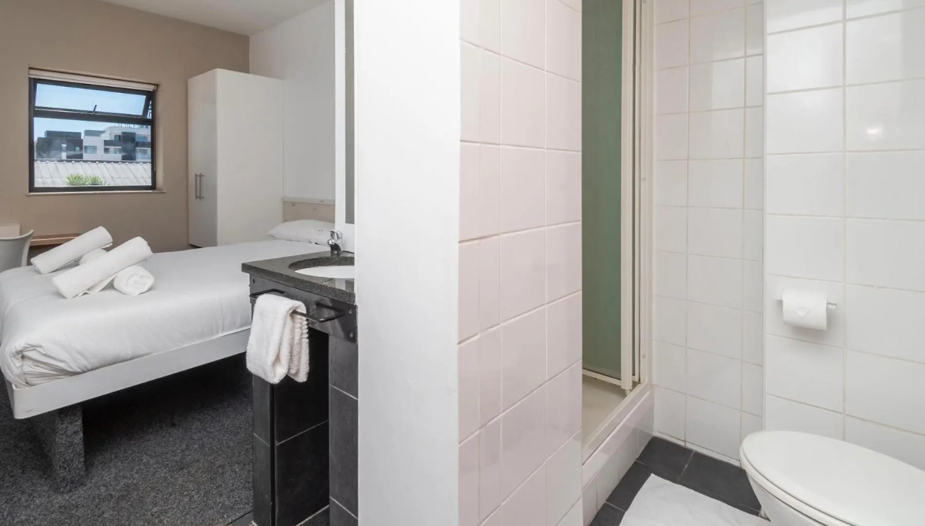 Metropole Shared Space With Private Room Le Cap Appartement
