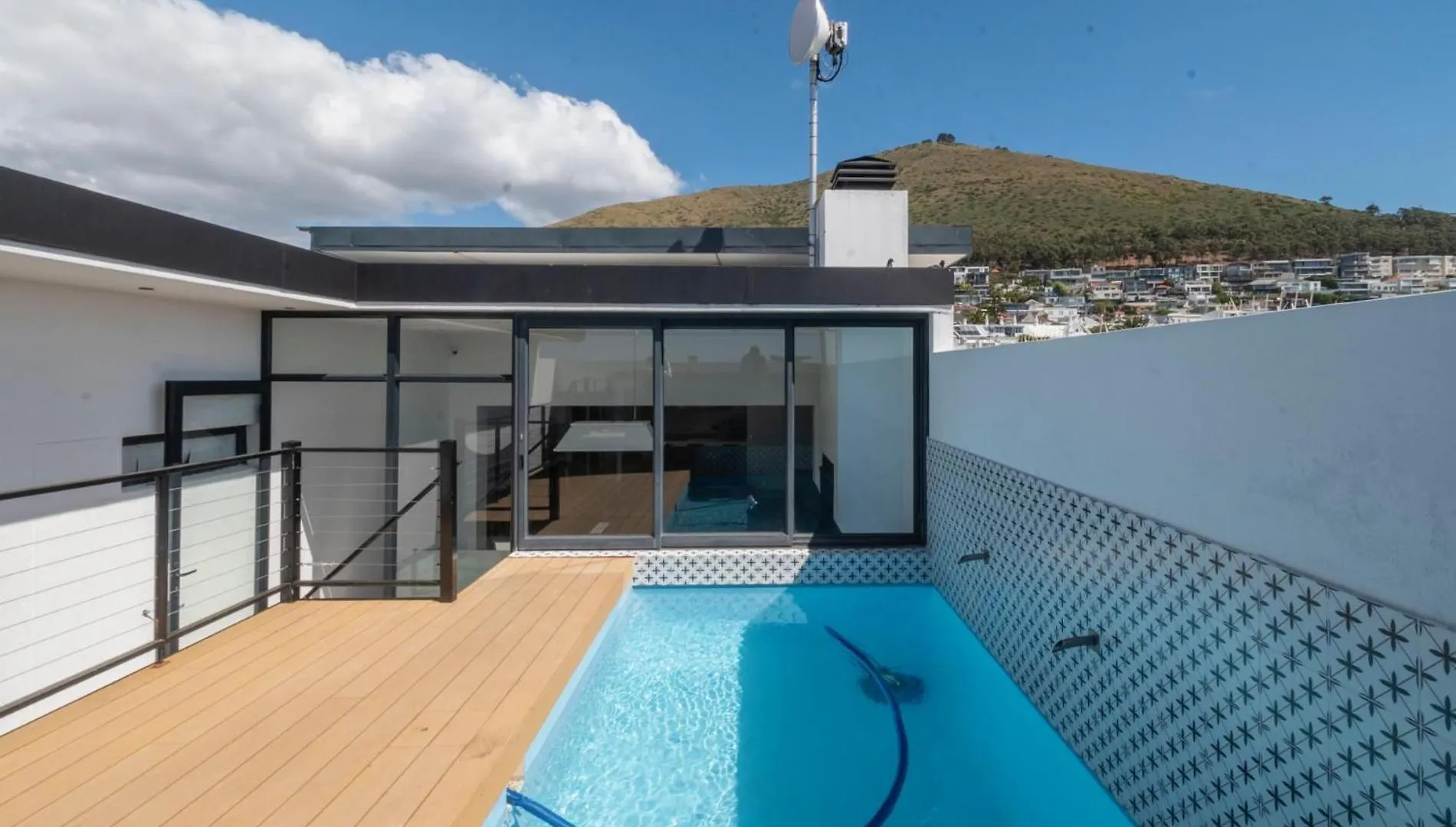 Appartement Metropole Shared Space With Private Room Le Cap